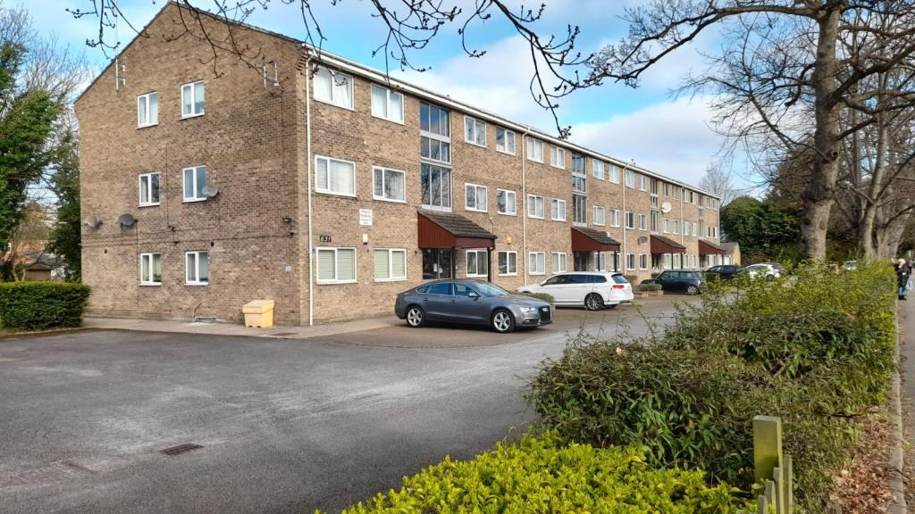 Lot: 18 - FREEHOLD GROUND RENTS - Photo of additional Parking at Waters Edge